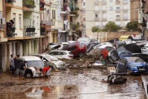 Spagna devastata: sale il bilancio dei morti a Valencia e c’è una nuova allerta meteo