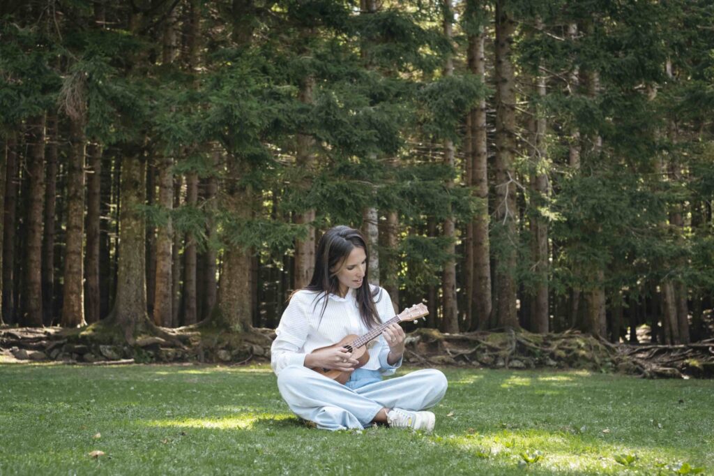 Elena Ventura e il potere dell’ukulele: con “Inevitabile” racconta la forza di andare avanti