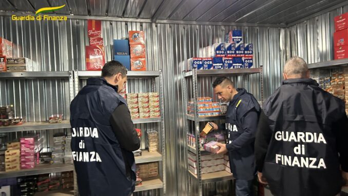 Contrabbando di prodotti da fumo: sequestrati oltre 16 milioni di articoli a Lucca