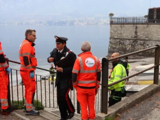 Donna trovata senza vita nel lago di Garda a Toscolano Maderno