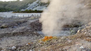 Campi Flegrei: Co2 oltre soglia in una scuola di Pozzuoli, prefetto di Napoli convoca Ccs