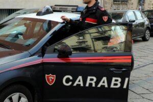 Arrestato pusher incensurato nel Napoletano, aveva quasi un chilo di droga