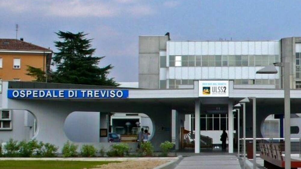 Treviso, accoltellato in casa a Preganziol: muore durante l’operazione, arrestata una donna