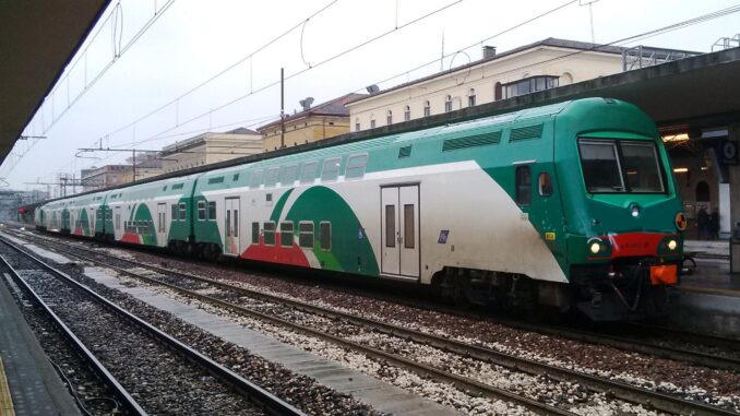 Cadavere sui binari, treni sospesi sulla Bologna Ancona: disagi in Romagna